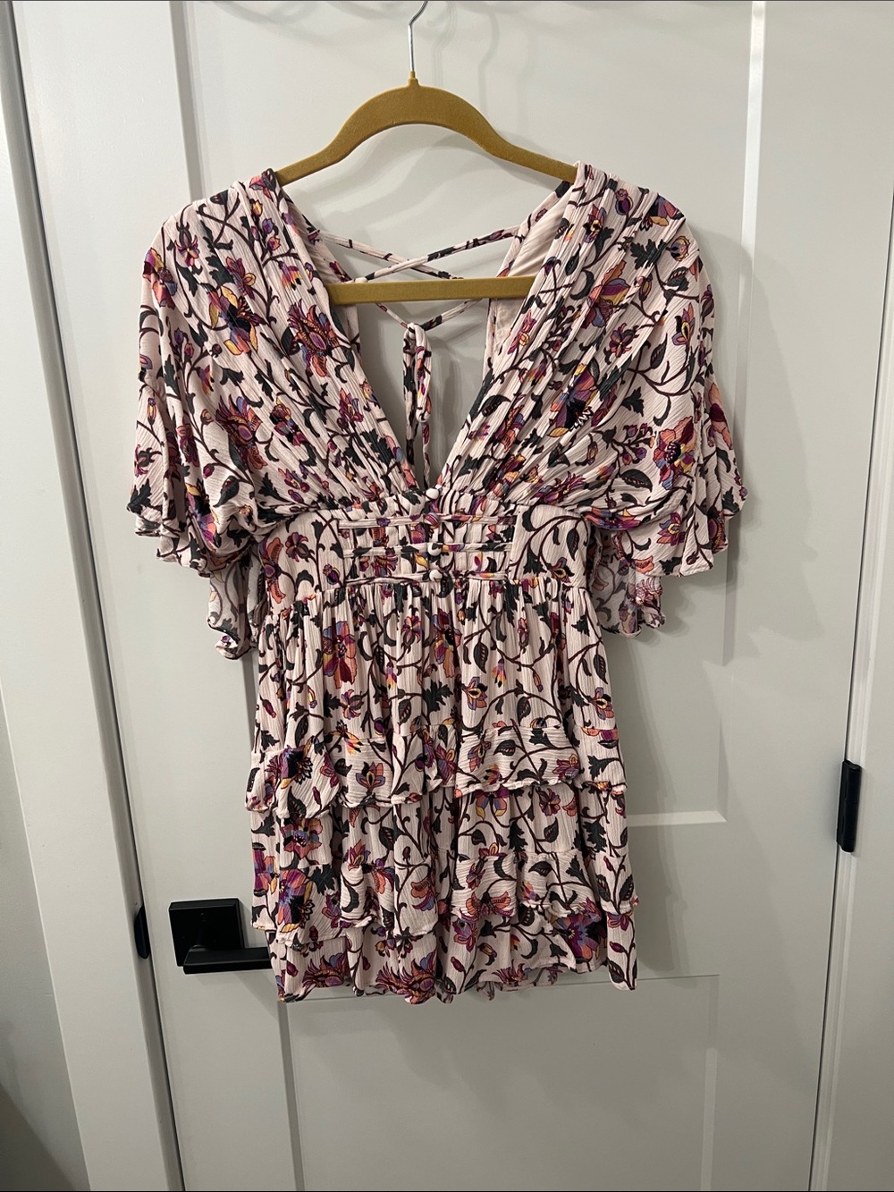 Tularosa Blush Pink Floral V-Neck Ruffle Tiered Blouse